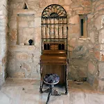 Omnia Villa *