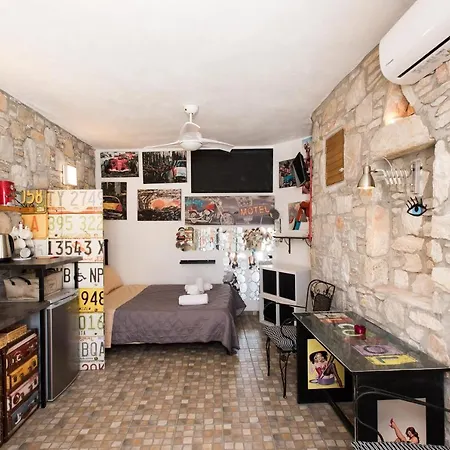 Omnia Villa *