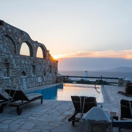 Omnia Villa *